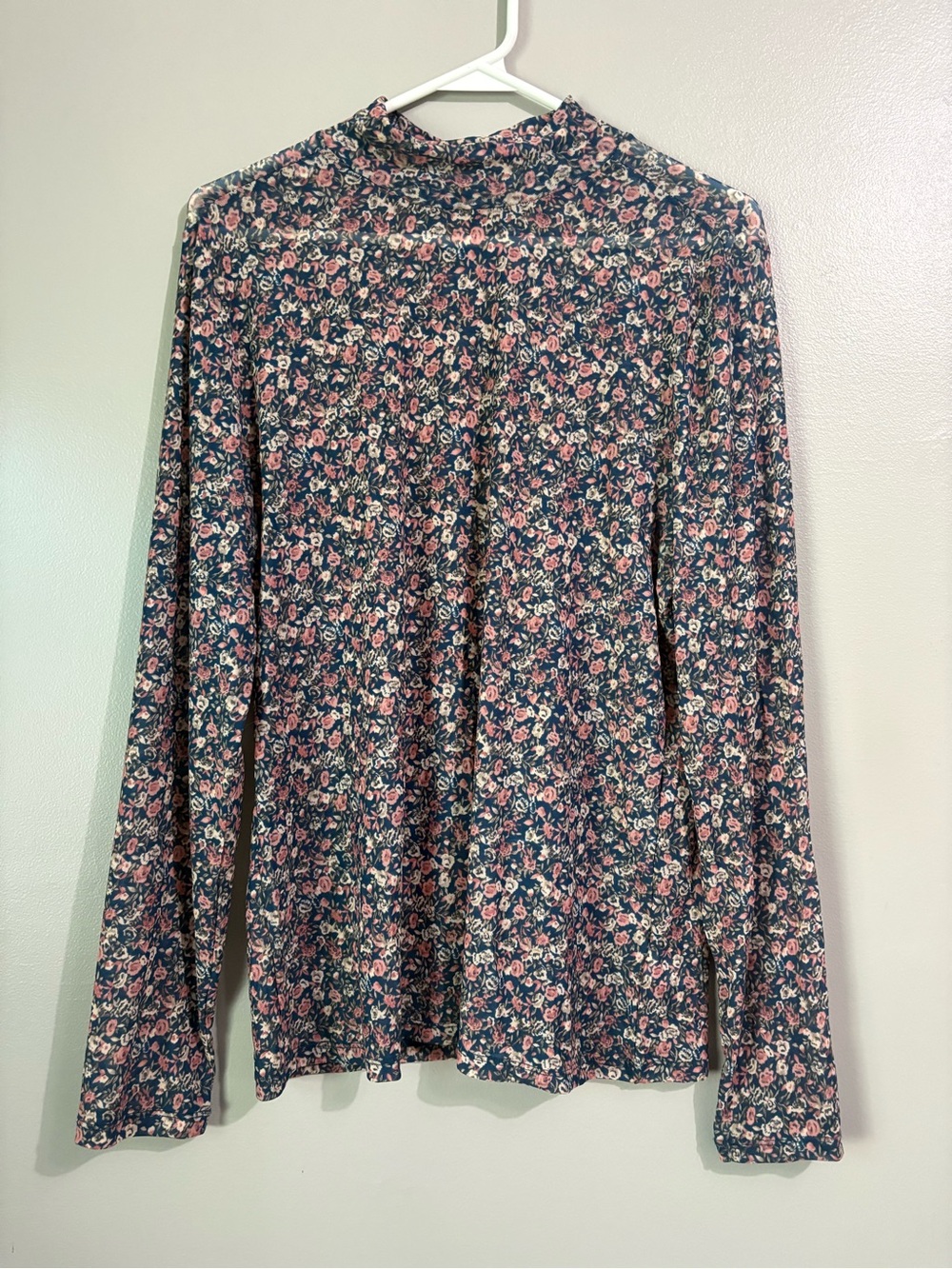Torrid Floral Mock Neck Mesh top size 0(large)